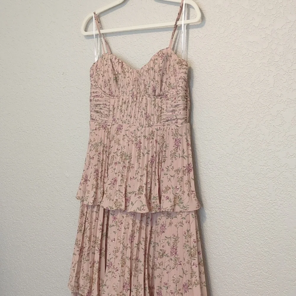 Lulu's Cascading Crush blush pink floral tiered sleeveless bustier midi dress - Picture 6 of 12